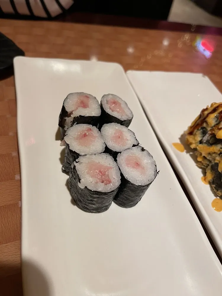 Hamachi Maki